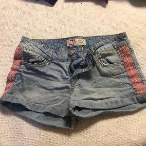 l.e.i. Ashley Lowrise Size 9